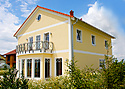 Azalee-M-118 von FischerHaus