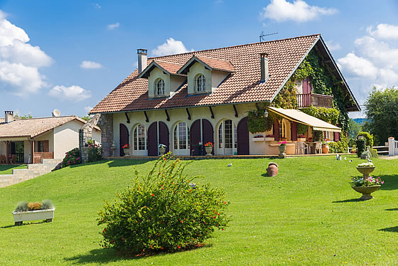 Der perfekte Sonnenschutz für das neue Eigenheim. Foto: Semmick Photo / Shutterstock