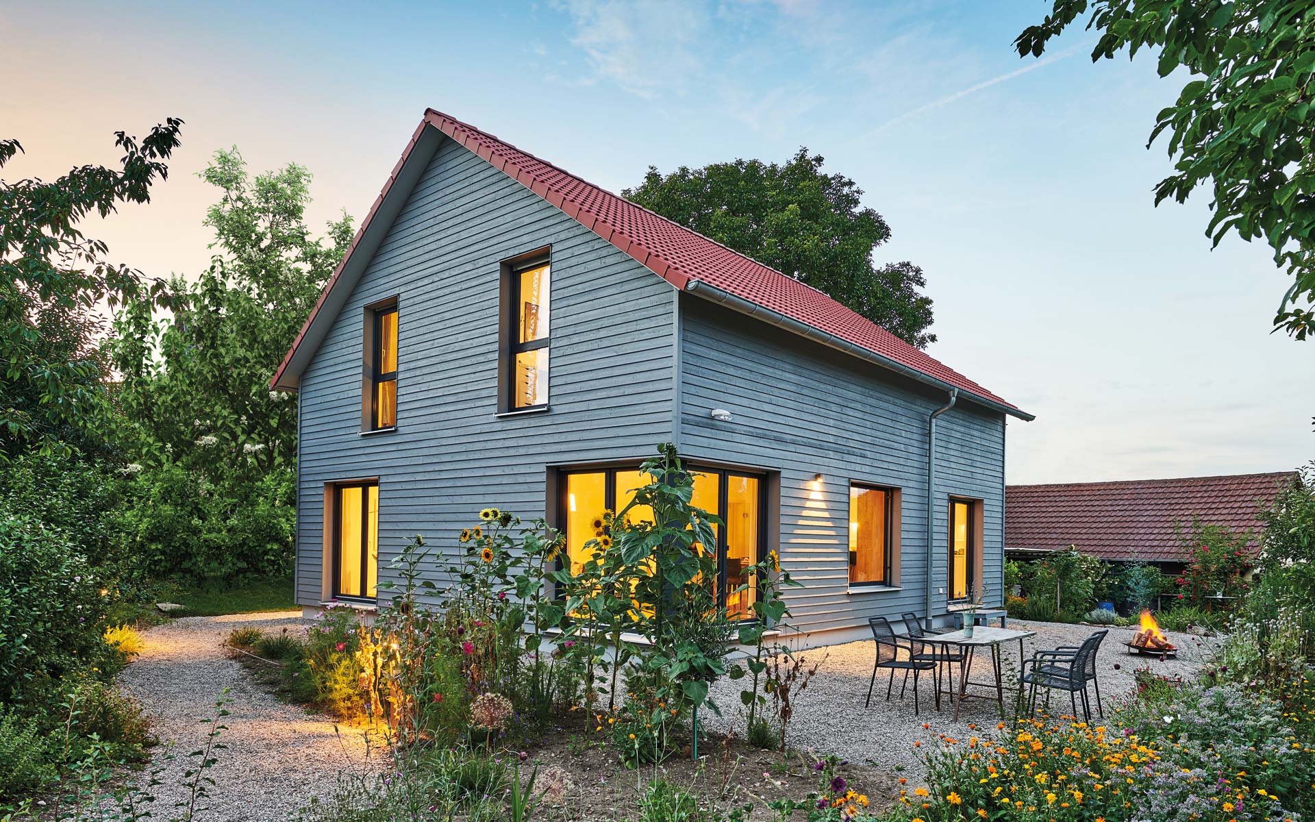 Haus Garten von Fertighaus WEISS GmbH