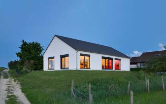 Fertighaus WEISS - Musterhaus Haus Jäger