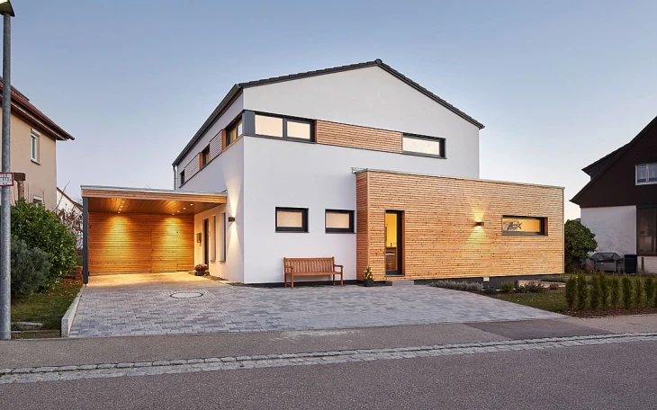 LUXHAUS - Musterhaus Satteldach Landhaus 207