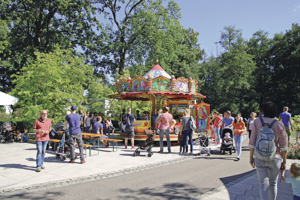 Während dem Sommerfest am Sonntag, 1. September 2019, finden drei Werksführungen statt. Treffpunkt ist im Foyer der World of Living. Foto: WeberHaus