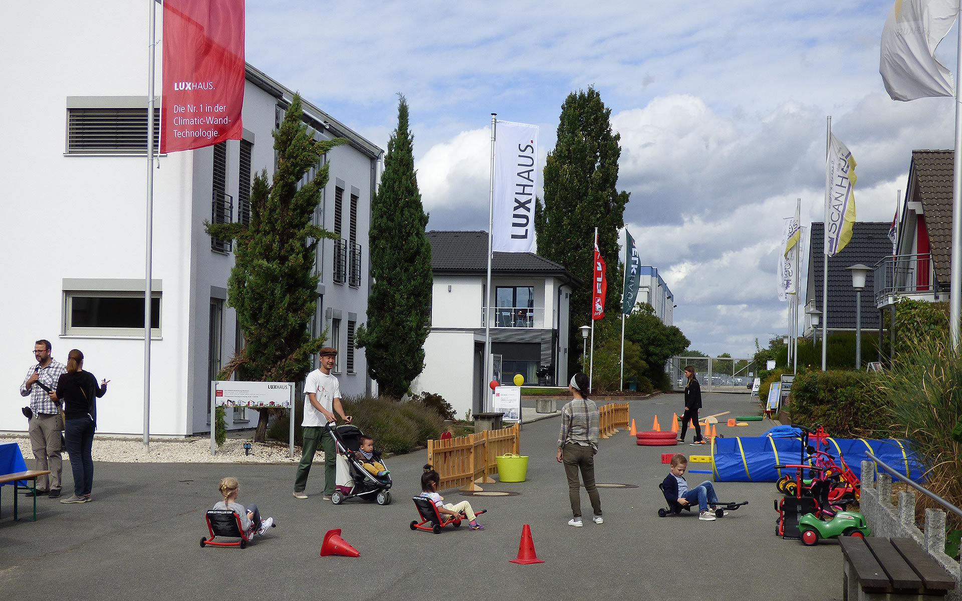 Herbstfest „Bunte Vielfalt im Fertigbau“ im Deutschen Fertighaus Center Mannheim am 21. und 22. September.