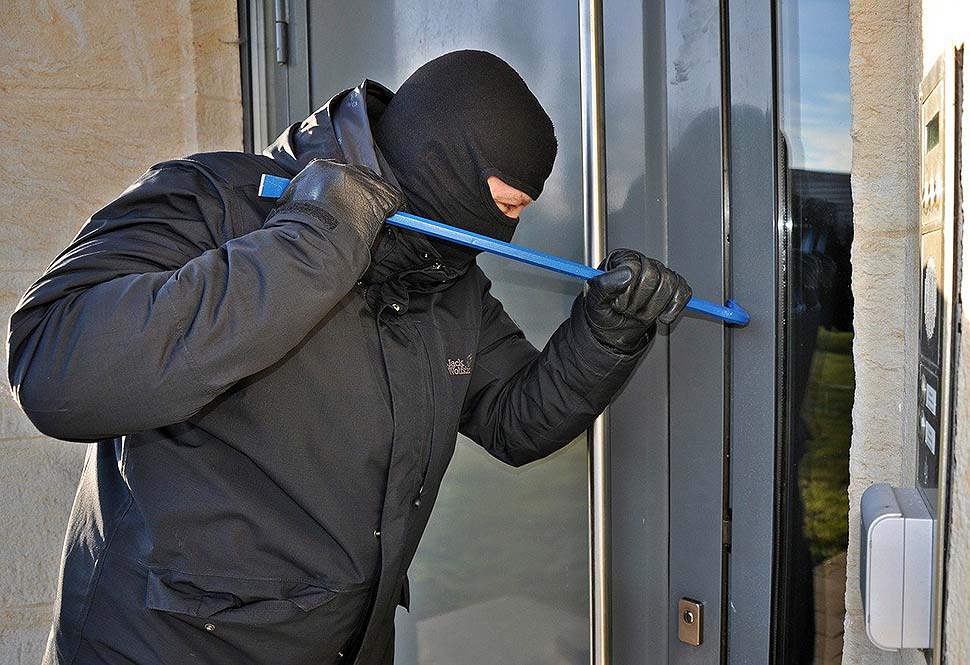 Ratgeber Haussicherheit: Nur Nachrüsten hilft gegen Einbrecher! Ratgeber Haussicherheit: Nur Nachrüsten hilft gegen Einbrecher!