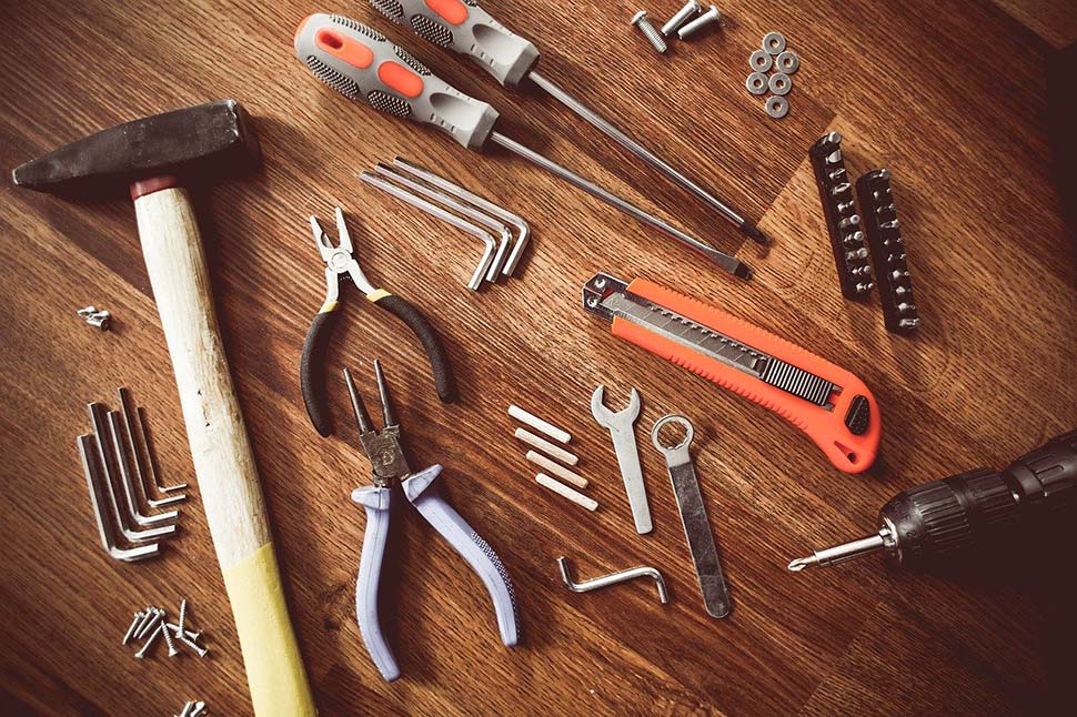 Ist Werkzeug lange Zeit der Umgebungsluft ausgesetzt, rostet es. Ein Werkzeug Koffer ist hier die Lösung. Foto: picjumbo / pixabay Ist Werkzeug lange Zeit der Umgebungsluft ausgesetzt, rostet es. Ein Werkzeug Koffer ist hier die Lösung. Foto: picjumbo / pixabay