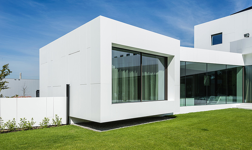 Große Fensterflächen bringen mehr Licht ins Haus. Foto: VFF/ UNIGLAS Große Fensterflächen bringen mehr Licht ins Haus. Foto: VFF/ UNIGLAS