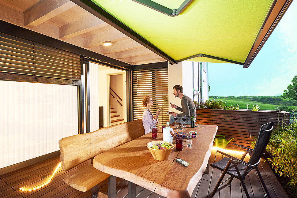 Perfekter Sonnenschutz für Balkon und Terrasse Quelle: Bundesverband Rollladen + Sonnenschutz e.V. 