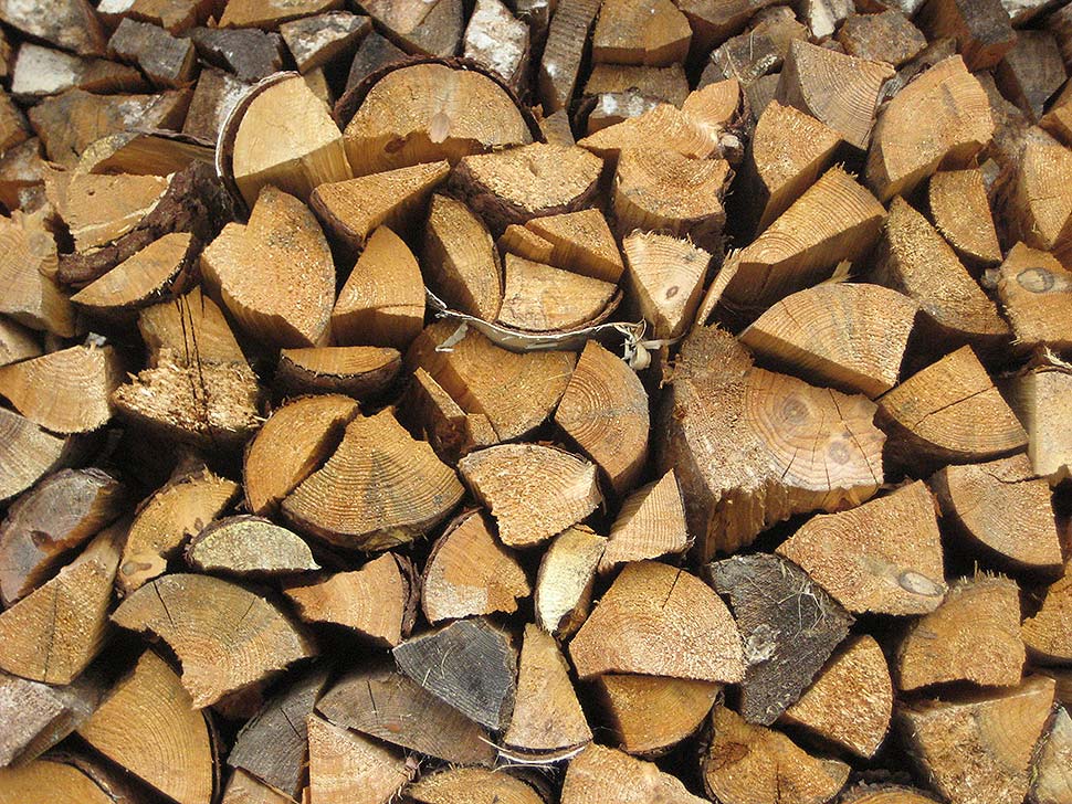 Die regenerative Energie Holz wärmt klimaneutral. Foto: HKI Die regenerative Energie Holz wärmt klimaneutral. Foto: HKI