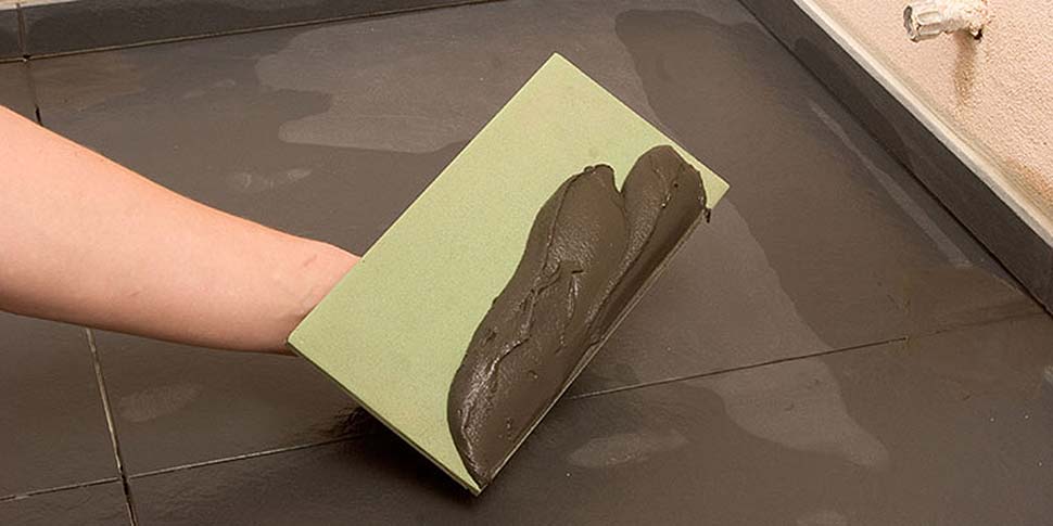 Mit universellen Fugenmassen für Wand und Boden gelingt das Heimwerken jetzt noch einfacher und schneller. Foto: djd / Knauf Bauprodukte Mit universellen Fugenmassen für Wand und Boden gelingt das Heimwerken jetzt noch einfacher und schneller. Foto: djd / Knauf Bauprodukte