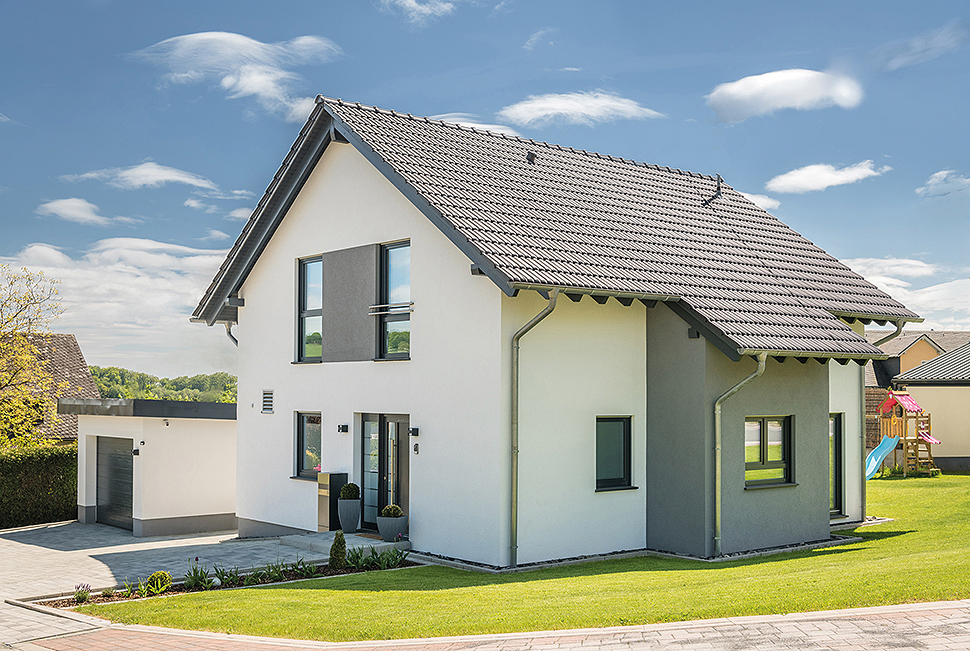 Wer ein Haus baut, sollte sich auch mit der Energieeffizienz seines künftigen Domizils beschäftigen. Foto: BDF / Fingerhut Haus