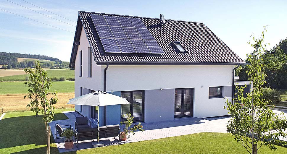 Ein eigenes Holz-Fertighaus bietet Baufamilien die größtmögliche Sicherheit. Foto: BDF / Danwood Ein eigenes Holz-Fertighaus bietet Baufamilien die größtmögliche Sicherheit. Foto: BDF / Danwood