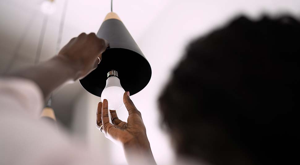 Strom sparen leicht gemacht: Mit LED-Leuchten die Haushaltskasse schonen. Foto: AndreyPopov / iStock.com