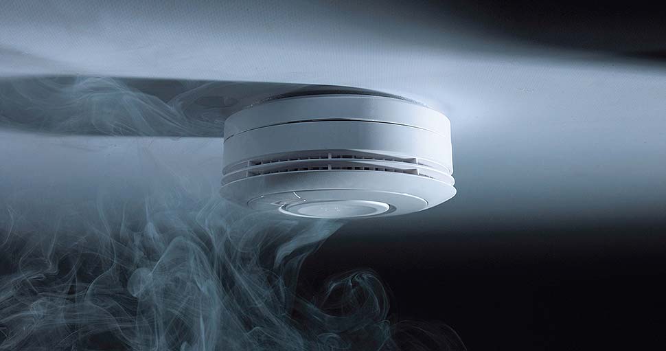 Damit Rauchmelder Brände sicher erkennen, sollten sie nach zehn Jahren ausgetauscht werden. Foto: Ei Electronics