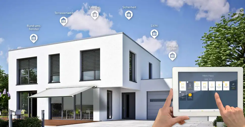 Solarbetriebene Rollläden lassen sich über moderne Hausautomationssysteme vernetzen und zentral ansteuern. - Foto: DJD/Somfy/Boggy - stock.adobe.com