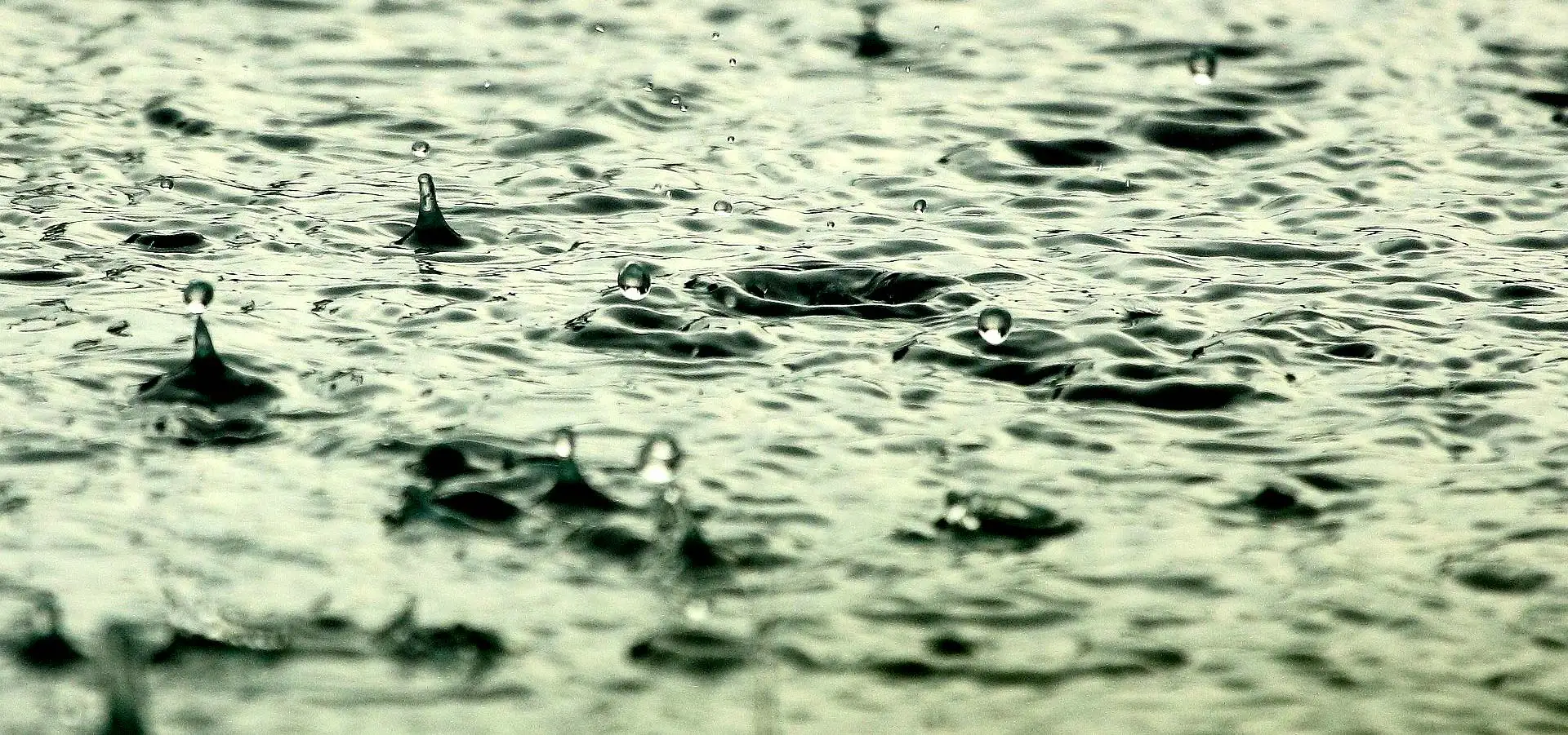 Sommerbaustelle: Vorsicht bei Regen. Foto: Pixabay.com