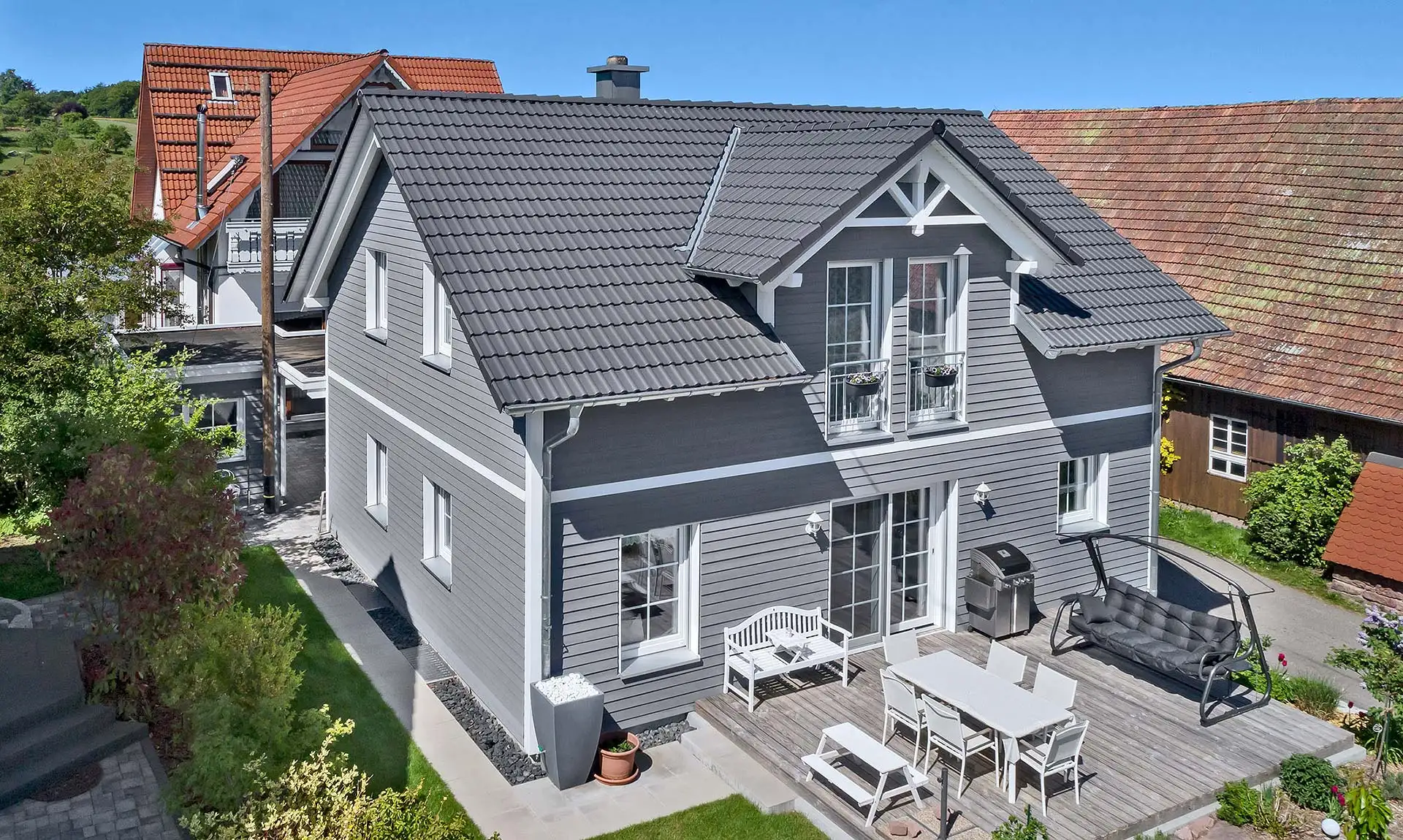 So individuell wie es die Baufamilie wünscht und wie es der Bauplatz erfordert werden moderne Holz-Fertighäuser geplant und errichtet. Foto: BDF / Beilharz Haus