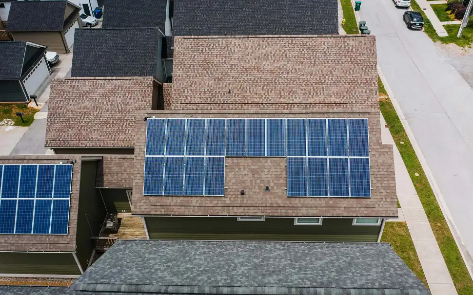 Photovoltaik senkt die Stromkosten, schützt die Umwelt und steigert den Immobilienwert! Foto: Kelly / Pexels.com
