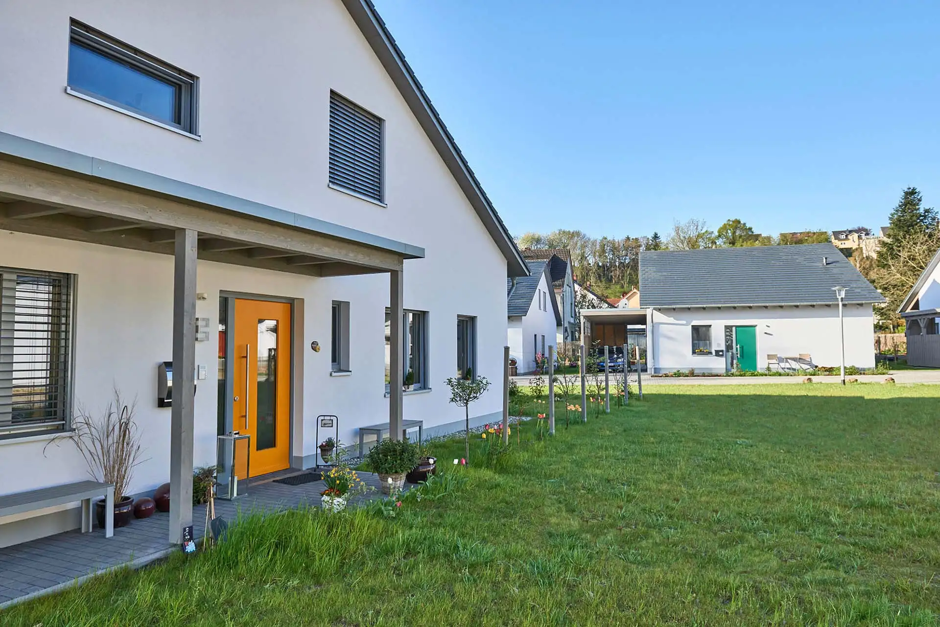 Sicherheit fürs Eigenheim: Mit Außenwänden aus Leichtbeton profitieren Bauherren von einem hohen Maß an Einbruchschutz. Foto: DJD/KLB Klimaleichtblock