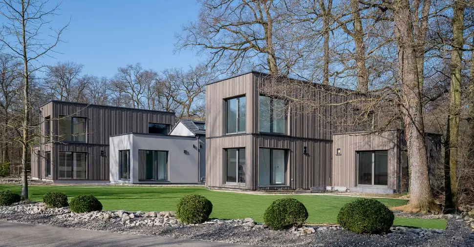 Drei neue Ausstellungshäuser aus der Minihaus-Baureihe OPTION werden am 12. und 13. April in der World of Living von WeberHaus eröffnet. Foto: WeberHaus