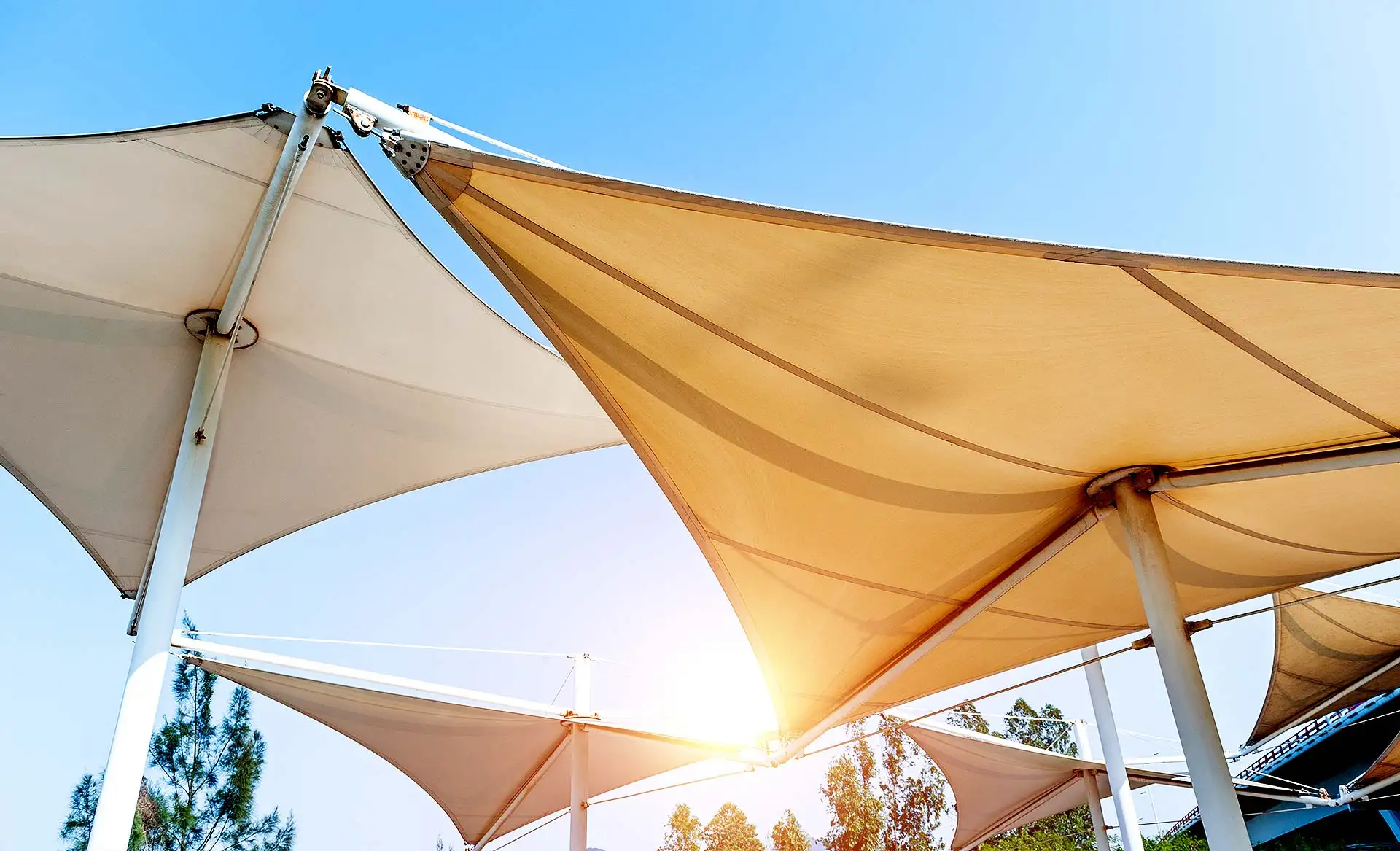 Textilien und Möbel für ein stimmiges Gesamtbild. Foto: hxdbzxy / iStock.com