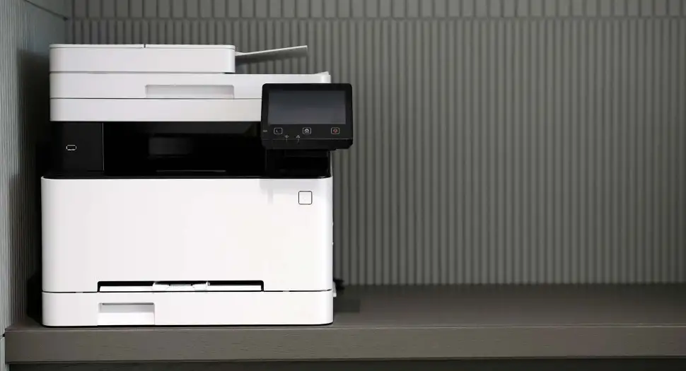 Toner clever kaufen – Kosten sparen, Qualität sichern, Umwelt schützen. Foto: Engin Akyurt / Unsplash.com