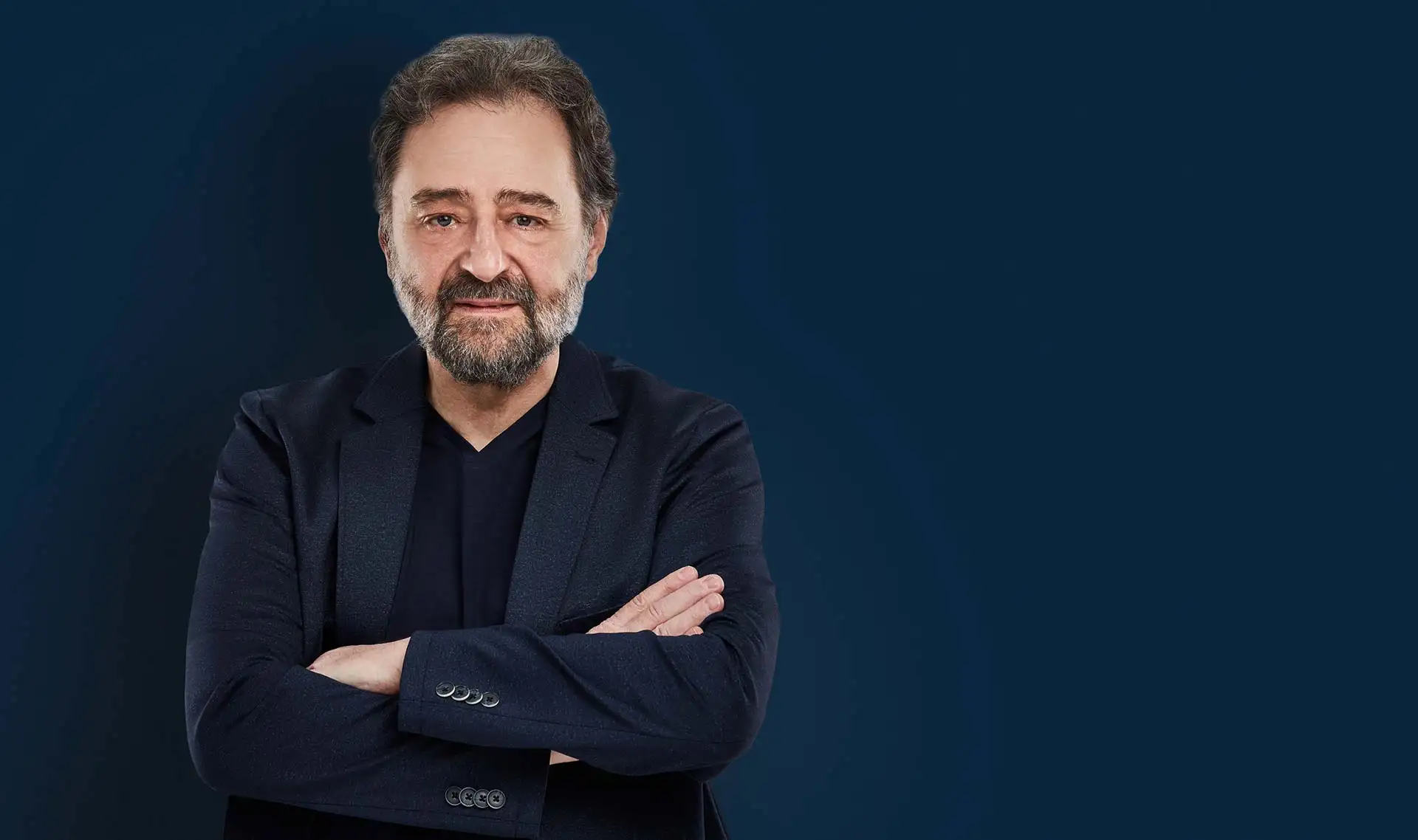 Dieter Degner, Produktspezialist für Abluft-Wärmepumpen bei Qvantum, im Gespräch. Foto: Qvantum