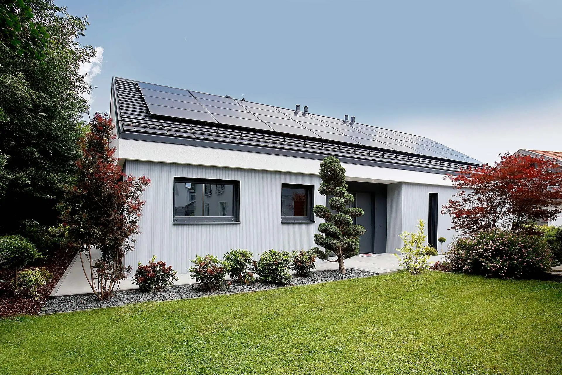 Der eingeschossige Bungalow bietet besonders f&uuml;r Familien, Menschen mit eingeschr&auml;nkter Mobilit&auml;t und Senioren viel Komfort. Foto: BDF / Danwood