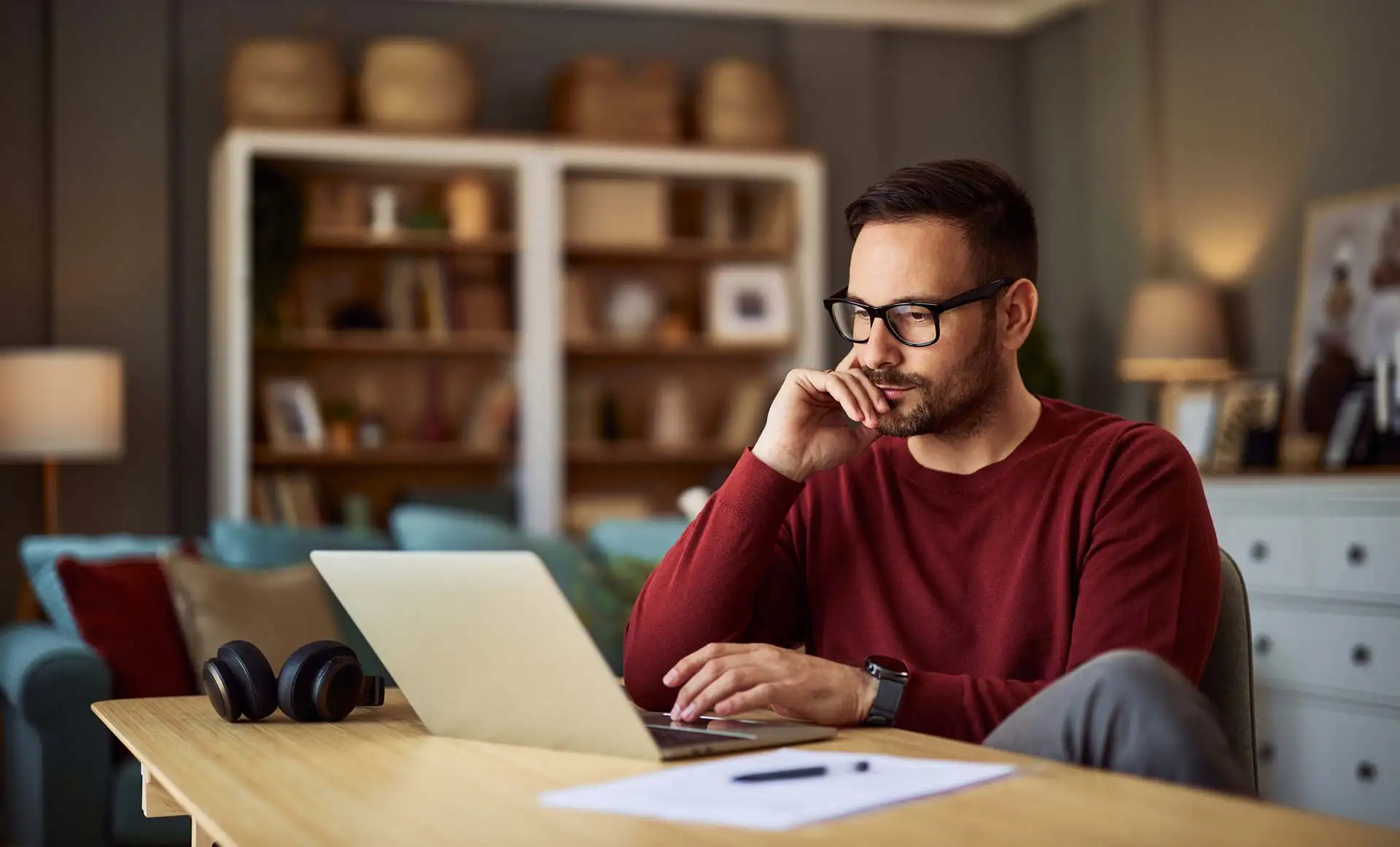 Homeoffice: Im privatem Umfeld arbeiten. Foto: Jelena Danilovic / iStock.com