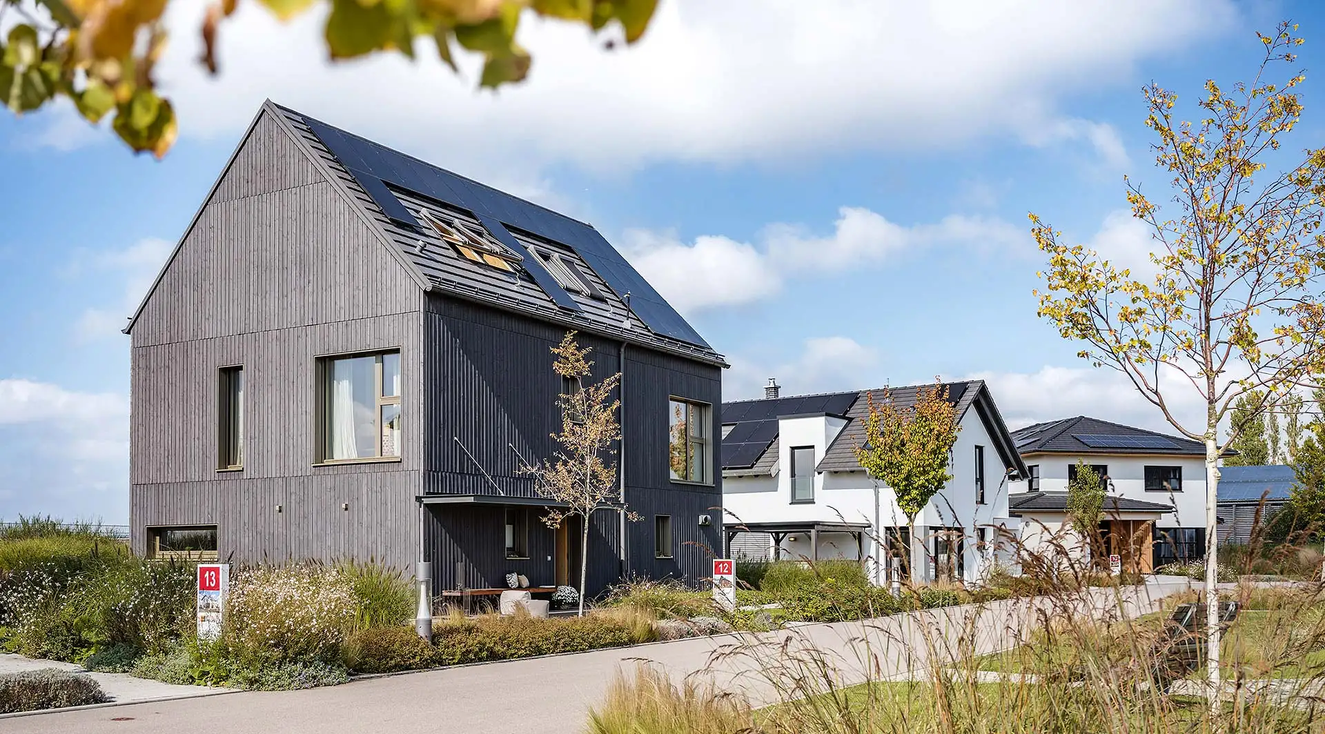 Musterh&auml;user sind Treffpunkt mit Hausbauunternehmen und anderen Bauinteressierten sowie ganz pers&ouml;nliche Inspirationsquelle f&uuml;r das eigene Traumhaus. Foto: BDF/J&uuml;rgen Kappelmeier
