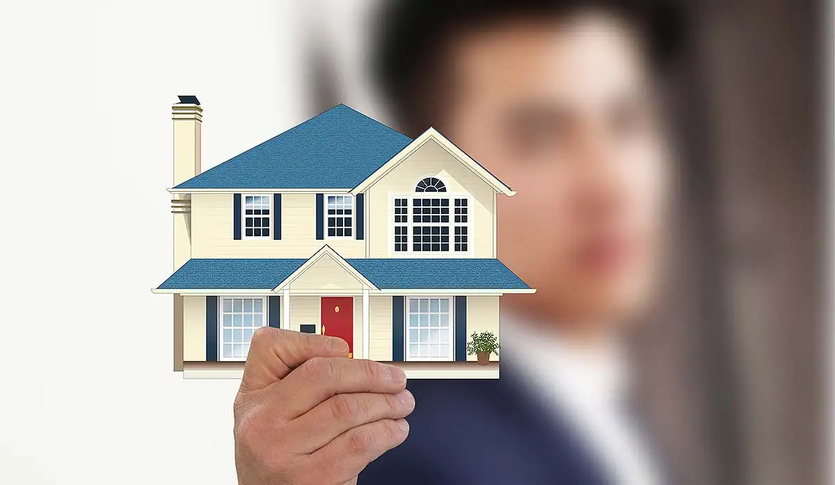 Welche Immobilienagentur in Offenburg überzeugt? Ein persönlicher Vergleich der besten Immobilienmakler mit Tipps für Verkauf, Vermietung und Immobilienbewertung. Foto: geralt / pixabay.com