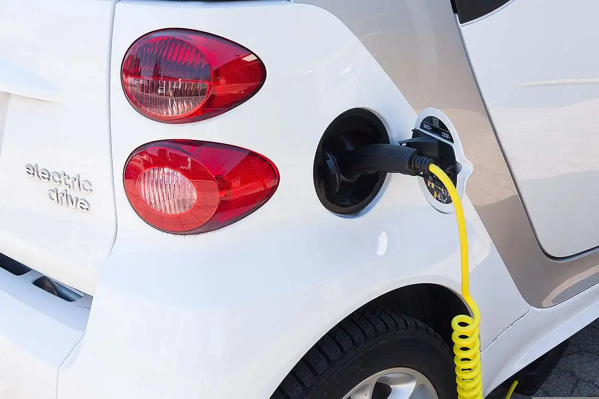 Ladestation für E-Autos: 4 Fragen, die Sie Ihrem Elektriker VOR der Installation stellen müssen. Foto: stumm / pioabay.com