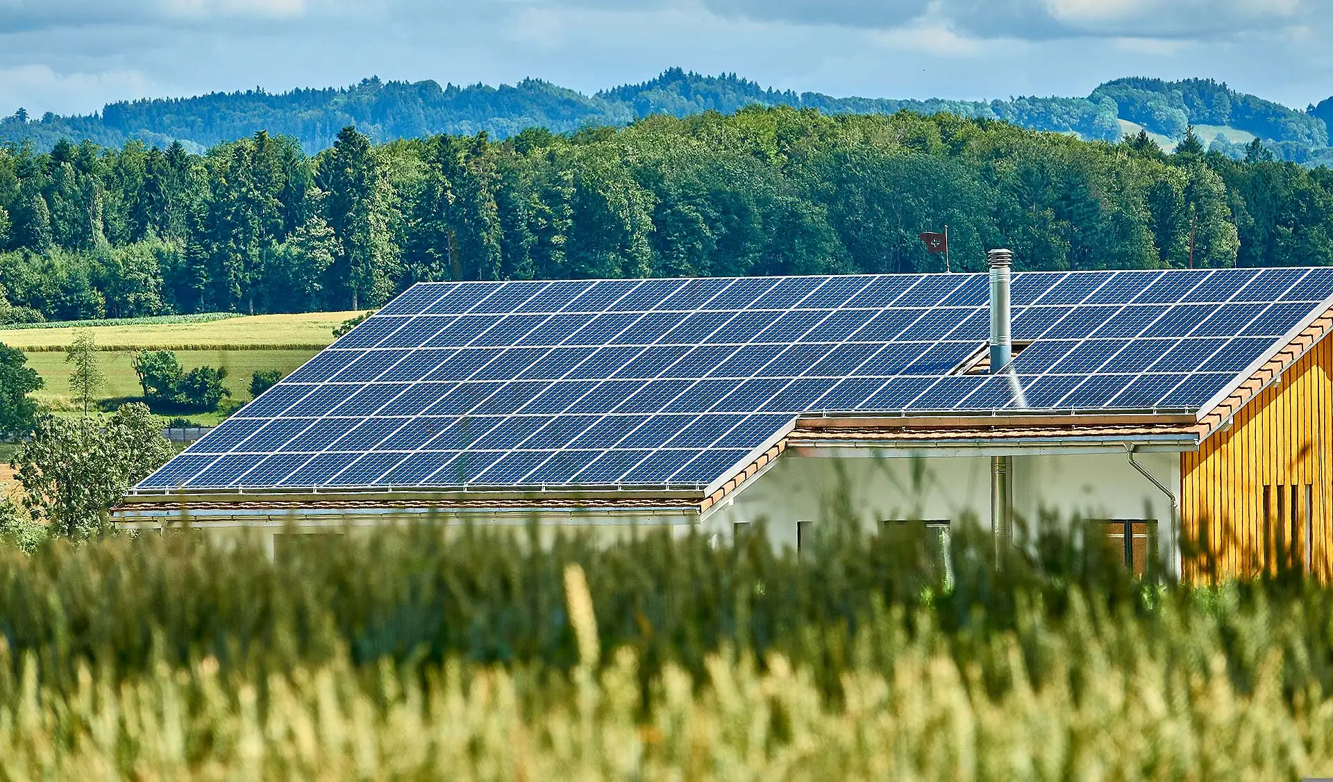 Wie Dämmung, moderne Heiztechnik und Photovoltaik Wohnkomfort steigern und Energiekosten senken. Foto: RoyBuri / pixabay.com